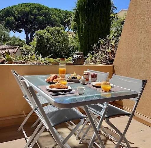 Le P\'Tit Cocon: Chambre / Terrasse / Parking